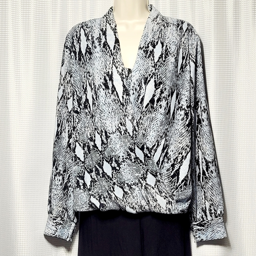 ALFANI Light Blue & Black Snakeskin Print Long Sleeve Wrap Blouse (16)